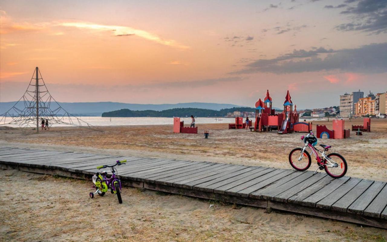 شقة Impecable Piso Encima Playa Galicia فيلاغارثيا دي أروزا المظهر الخارجي الصورة